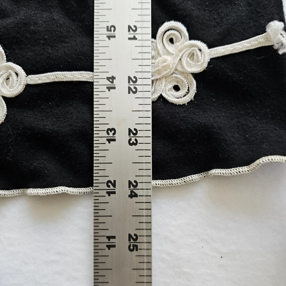 Lauren Michele ladies Black With White Applique Floral Designs, Cap Sleeves. Med - Picture 4 of 7